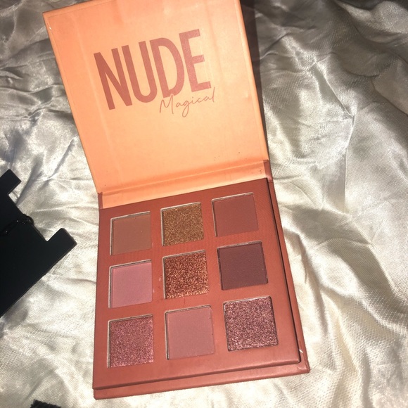 Makeup Bundle! Brand new eyeshadow palette - Picture 4 of 7